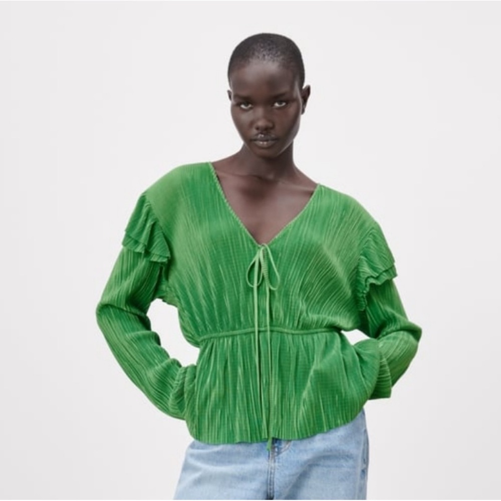 Zara 💚💚💚Ruffled Pleated Blouse - Size Medium - NWT
